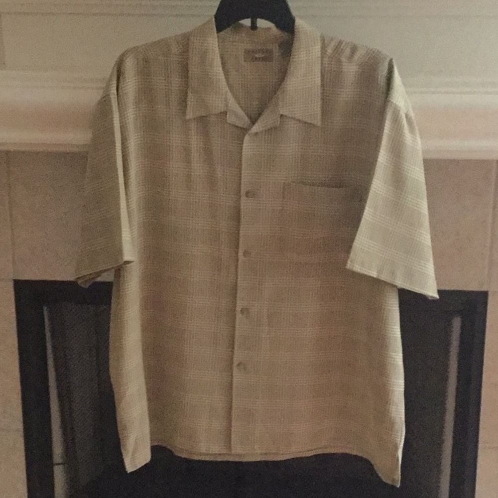 👕Nice Men’s Short Sleeve Dress or Casual Shirt.